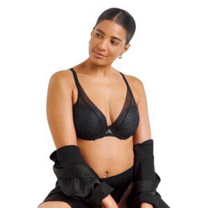 Chantelle black Festivite plunge t-shirt lace bra size 34C